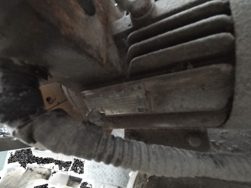 用戶更換強(qiáng)冷變頻電機(jī)冷卻風(fēng)扇